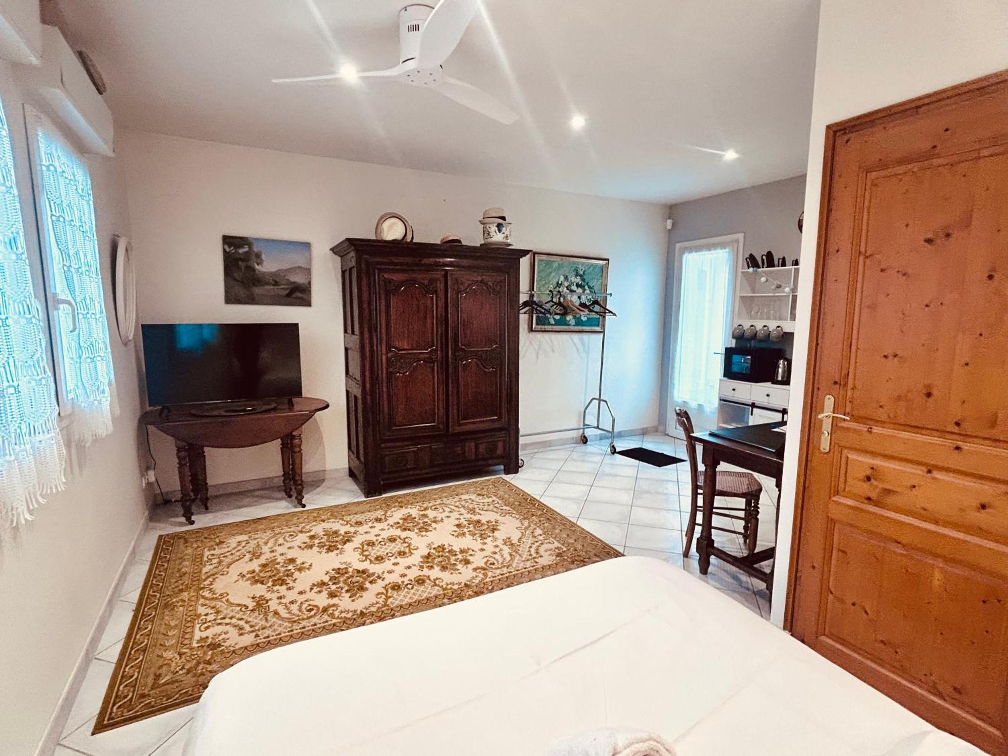 Le Clos De Tanvol - Parking Prive Gratuit- Terrasse Privee - Climatisation فيارْيا المظهر الخارجي الصورة